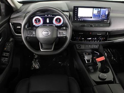 Certified 2026 Nissan Rogue SL AWD/4WD image 7