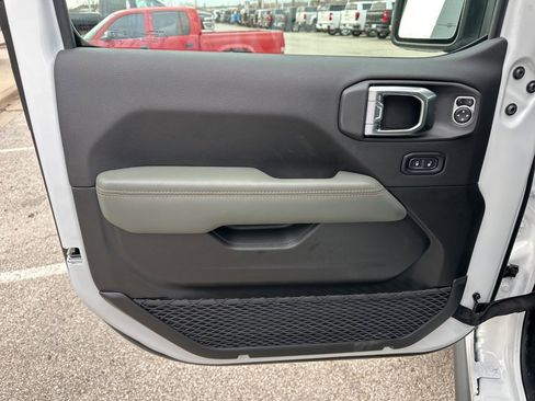 New 2026 Jeep Gladiator Mojave image 59