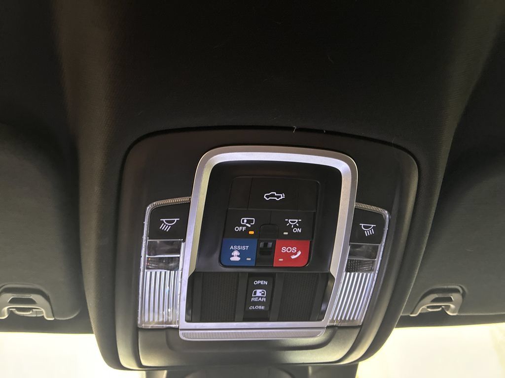 Used 2023 RAM 1500 Laramie AWD/4WD image 30