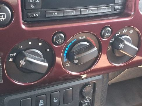 Used 2007 Toyota FJ Cruiser 4WD image 11