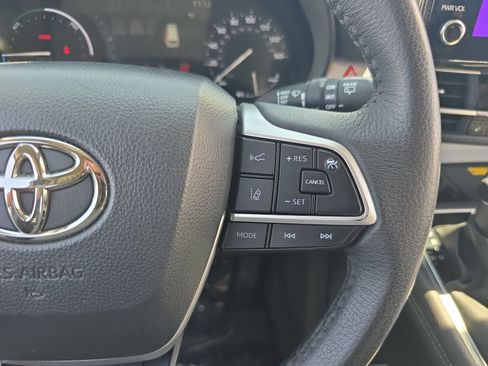 Certified 2025 Toyota Sienna XLE w/ XLE Plus Package AWD/4WD image 23