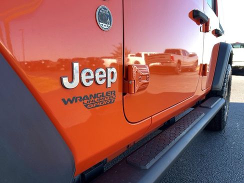 Used 2018 Jeep Wrangler Unlimited Sport image 11