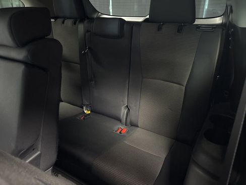Used 2023 Toyota Highlander LE FWD image 35