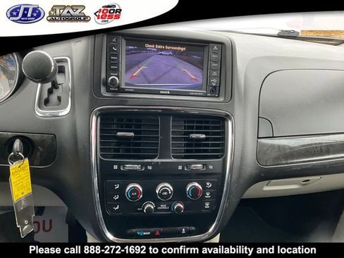 Used 2018 Dodge Grand Caravan SE w/ UConnect Hands-Free Group image 19