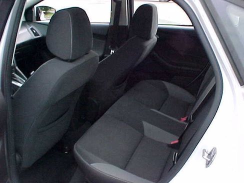 Used 2013 Ford Focus SE FWD image 24