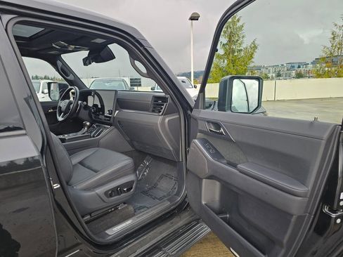 Used 2024 Lexus GX 550 image 12