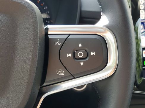Certified 2026 Volvo XC40 B5 Plus AWD/4WD image 22