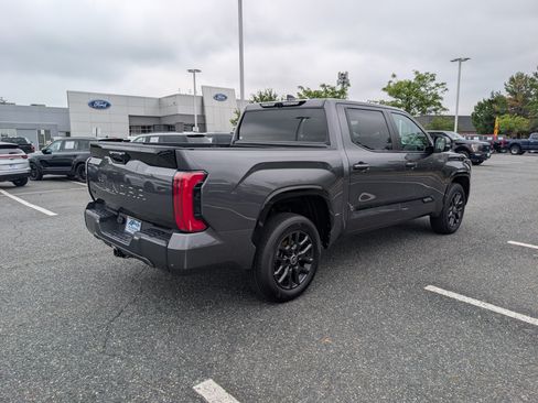 Used 2024 Toyota Tundra Platinum AWD/4WD image 3