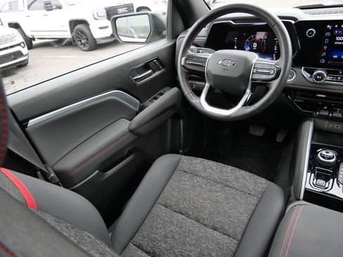 Used 2023 Chevrolet Colorado Z71 w/ Z71 Convenience Package 2 AWD/4WD image 18