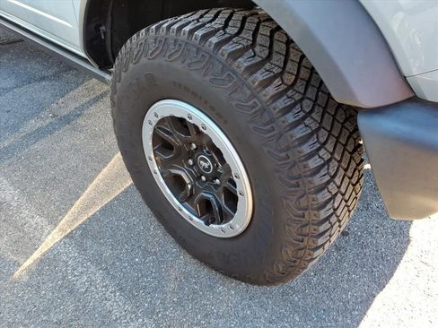 Used 2023 Ford Bronco 4-Door w/ Sasquatch Package image 2