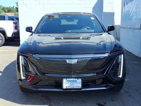 Used 2025 Cadillac Lyriq Sport AWD/4WD image 2