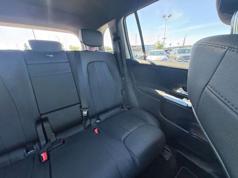 Used 2025 Mercedes-Benz GLB 250 image 40