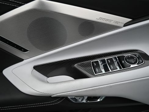 Used 2021 Chevrolet Corvette Stingray Premium Conv w/ Z51 Performance Package image 19