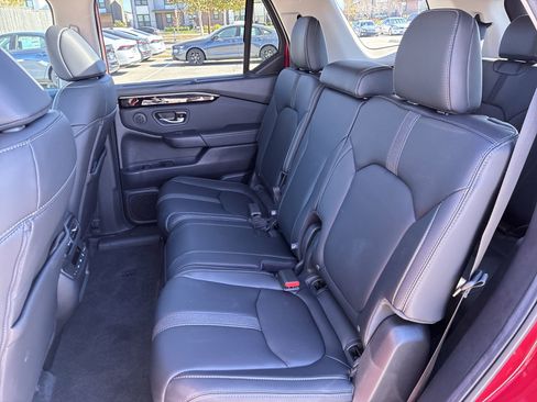 Certified 2025 Honda Pilot Touring image 21