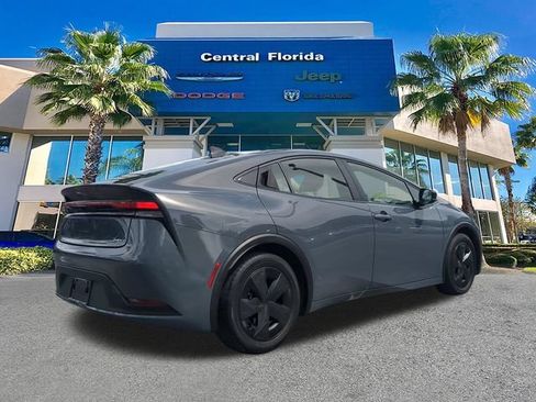 Used 2025 Toyota Prius LE FWD image 5