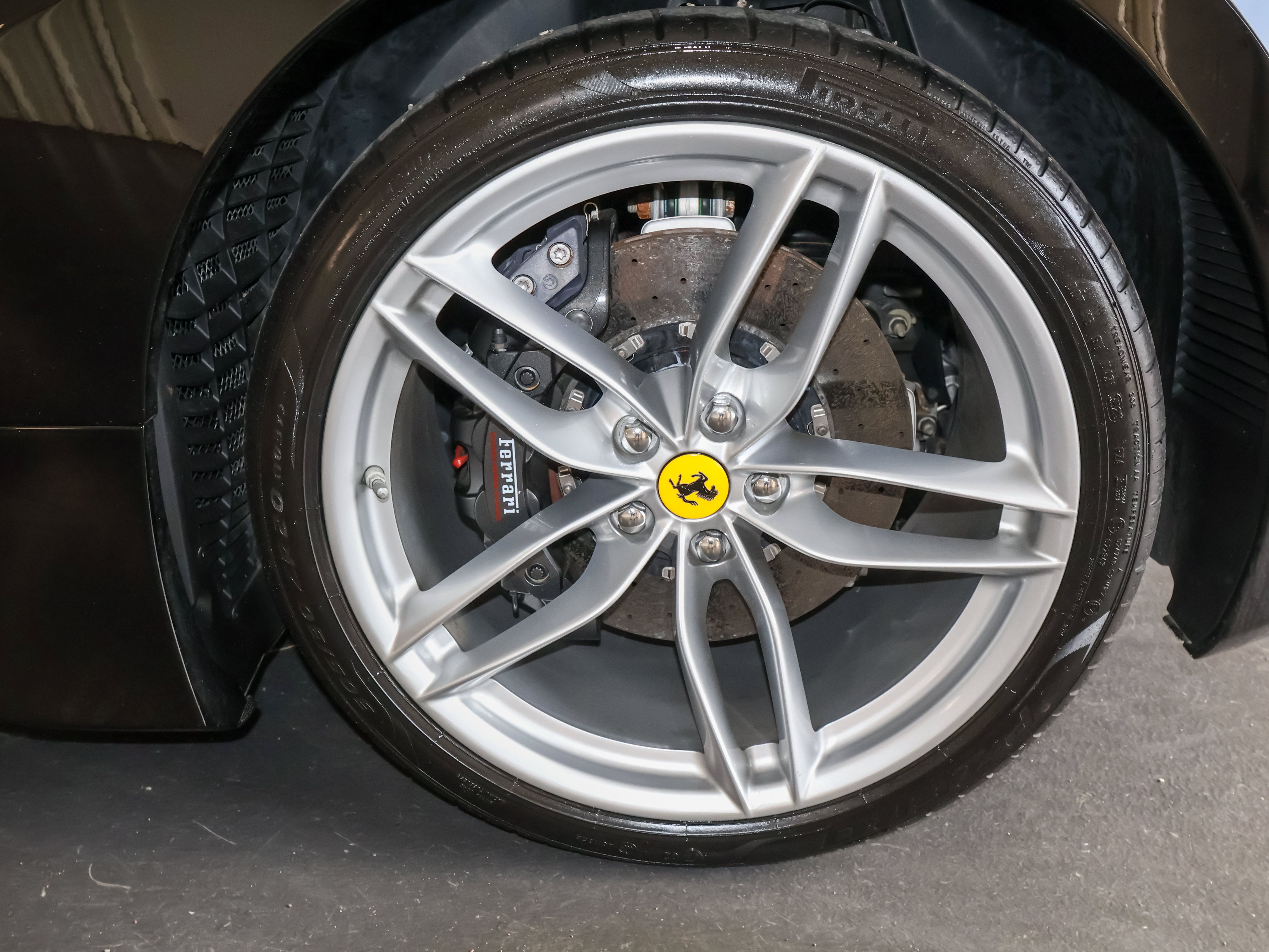 Used 2016 Ferrari 488 GTB RWD image 34