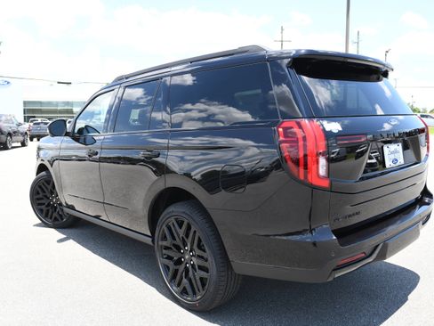 New 2026 Ford Expedition Platinum w/ Stealth Performance Package AWD/4WD image 9