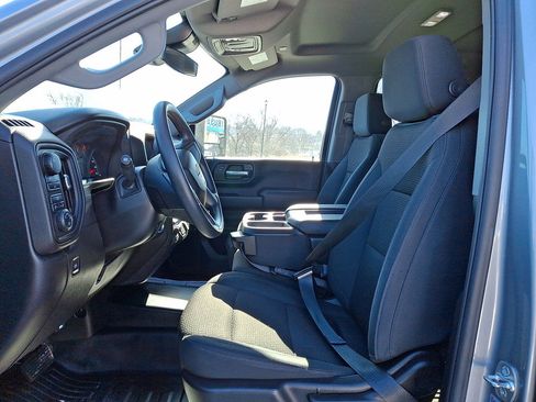 Used 2025 Chevrolet Silverado 2500 W/T image 3