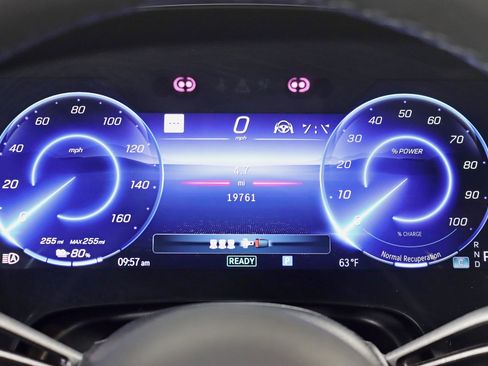 Used 2023 Mercedes-Benz EQS 580 4MATIC SUV w/ Exclusive Trim Package image 19