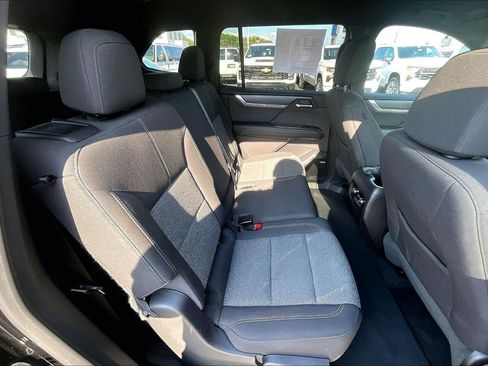 Used 2025 GMC Acadia Elevation AWD/4WD image 24