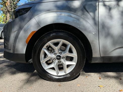 Used 2025 Kia Soul LX w/ LX Technology Package image 23