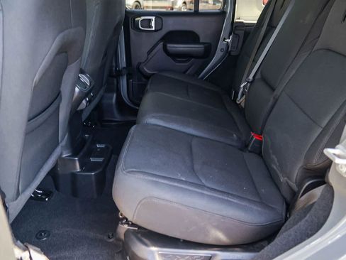Used 2023 Jeep Wrangler Unlimited AWD/4WD image 17