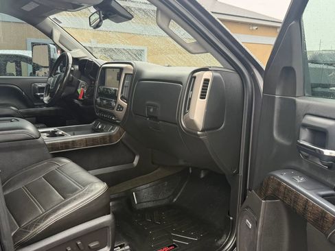 Used 2015 GMC Sierra 2500 Denali w/ Duramax Plus Package image 17