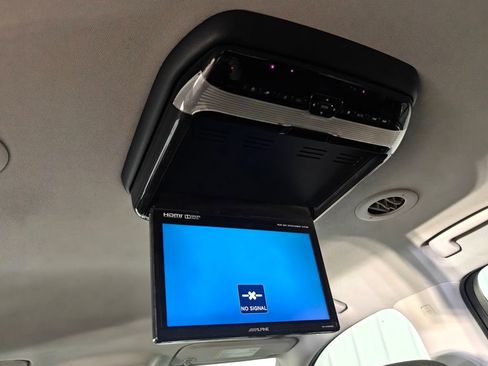 Used 2018 Chevrolet Traverse LT FWD image 8