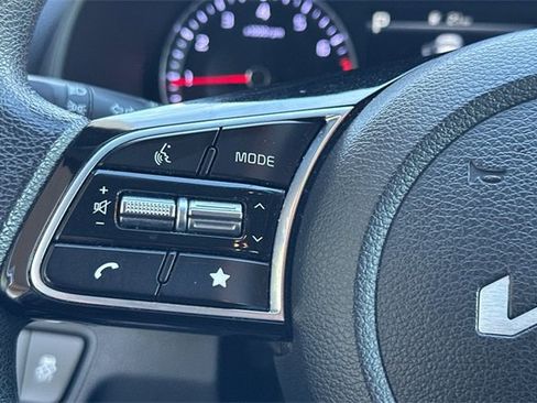 Used 2023 Kia Forte LXS image 27