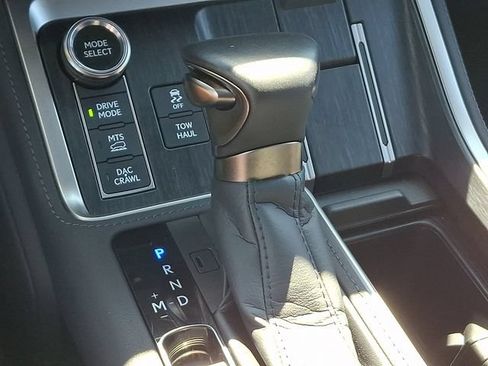 Used 2025 Lexus GX 550 w/ Accessory Package (CT) AWD/4WD image 11