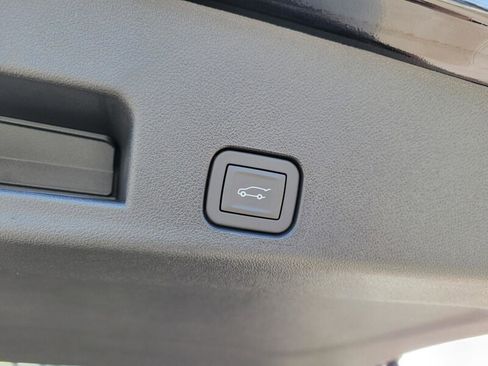 New 2026 GMC Acadia Denali Ultimate w/ LPO, Floor Liner Package image 9