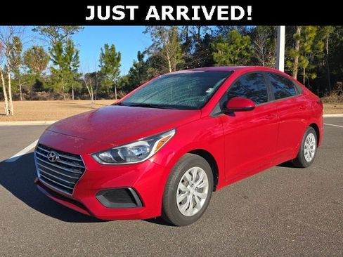 Used 2022 Hyundai Accent SE image 1