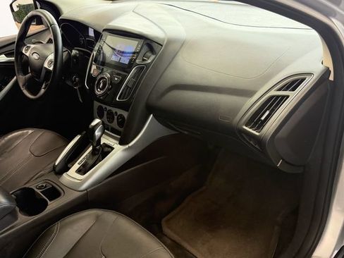 Used 2013 Ford Focus SE FWD image 13