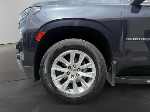 Used 2024 Chevrolet Suburban Premier AWD/4WD image 9