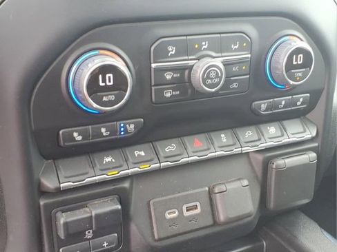 Used 2022 Chevrolet Silverado 1500 High Country AWD/4WD image 8