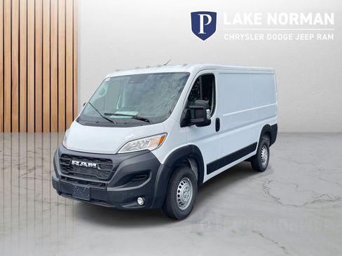 Used 2024 RAM ProMaster 1500 w/ Safety Group FWD image 4