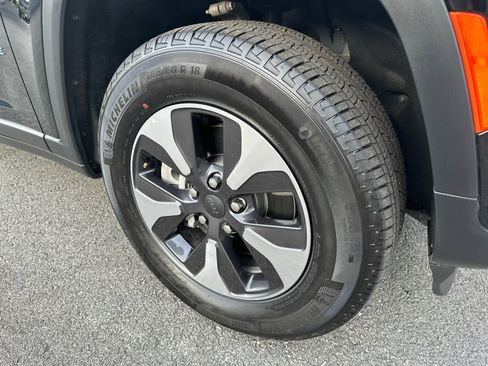 Used 2023 Jeep Grand Cherokee 4WD 4xe image 16