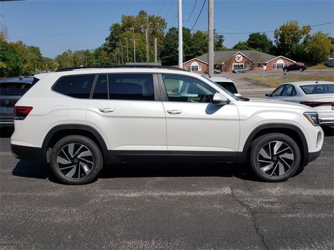 New 2026 Volkswagen Atlas SE image 2