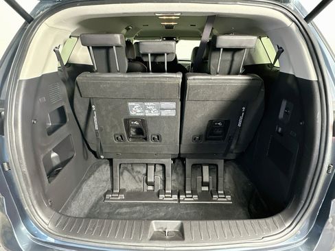 Used 2024 Kia Carnival EX FWD image 30