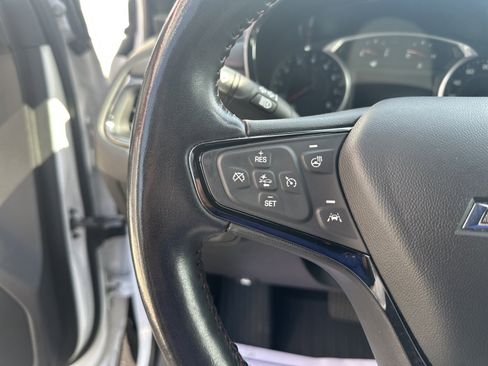 Used 2022 Chevrolet Equinox RS w/ RS Leather Package FWD image 13