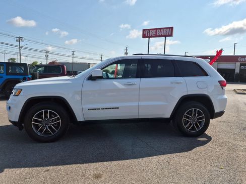 Used 2020 Jeep Grand Cherokee Laredo w/ Laredo X Package RWD image 3