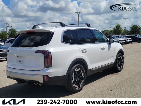 Used 2024 Kia Telluride EX w/ EX Captain's Chair Package AWD/4WD image 6