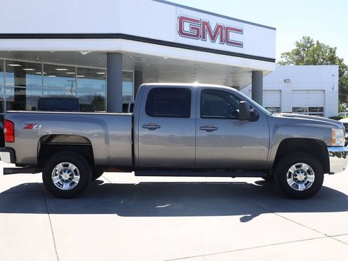 Used 2007 Chevrolet Silverado 2500 LTZ w/ Safety Package AWD/4WD image 7