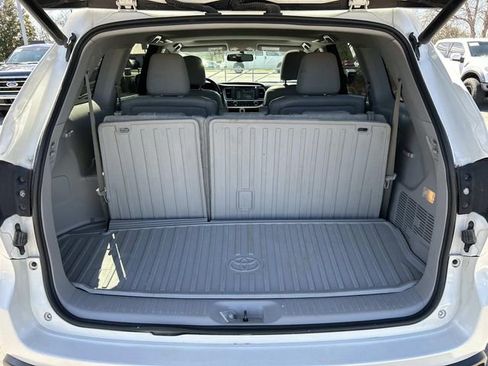 Used 2015 Toyota Highlander Limited image 24
