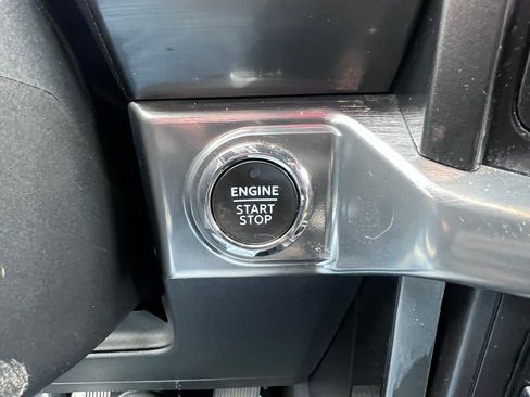 Used 2021 Ford F150 Lariat w/ Equipment Group 502A High image 31