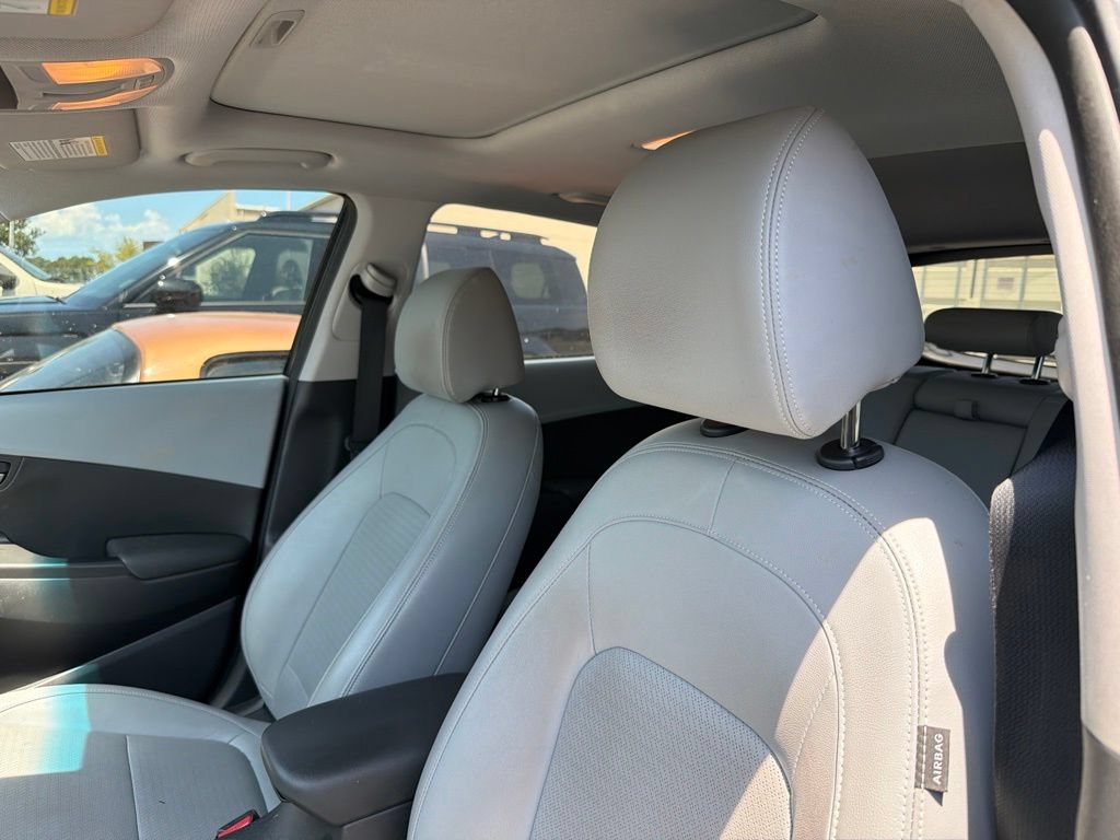 Used 2019 Hyundai Kona Limited FWD image 18