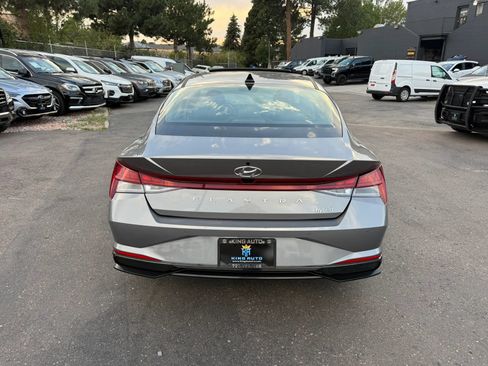 Used 2023 Hyundai Elantra Limited FWD image 7