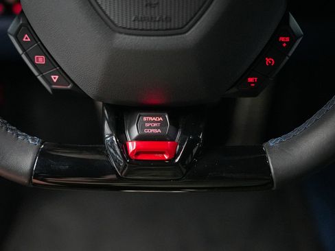 Used 2023 Lamborghini Huracan Tecnica RWD image 37