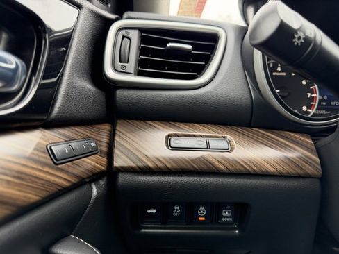 Used 2016 Nissan Maxima Platinum image 17