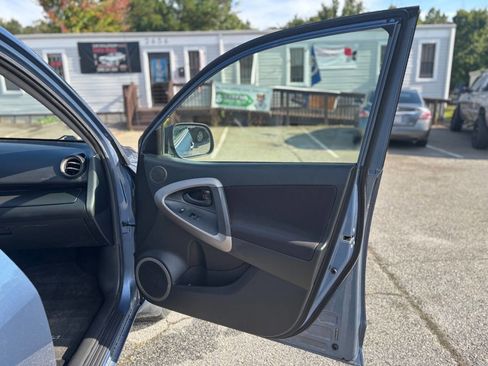 Used 2006 Toyota RAV4 Sport image 10